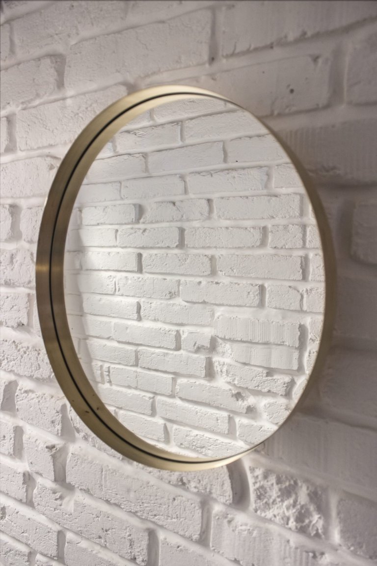 Prvorepublikový byt s ocelí a rezem v hlavní roli