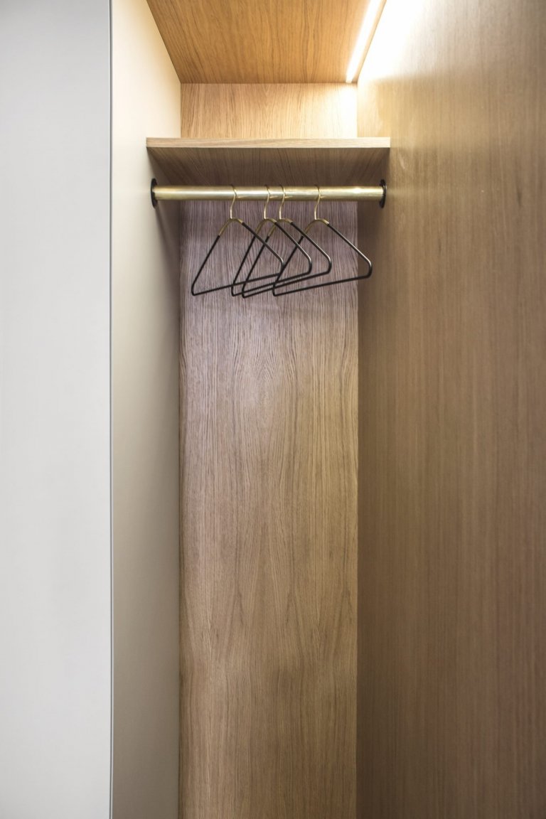 Prvorepublikový byt s ocelí a rezem v hlavní roli