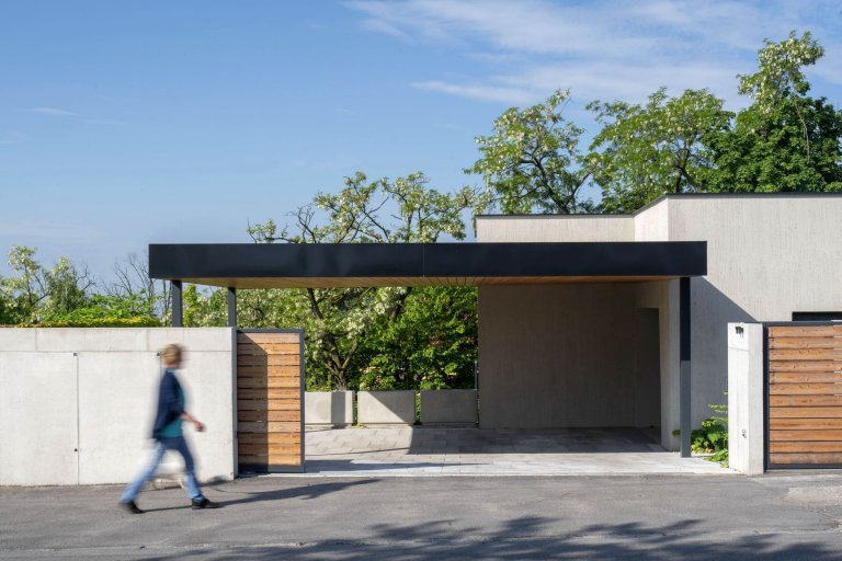 Rekonstrukce a dostavba domu ze 70. let minulého století