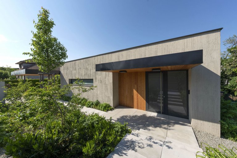 Rekonstrukce a dostavba domu ze 70. let minulého století