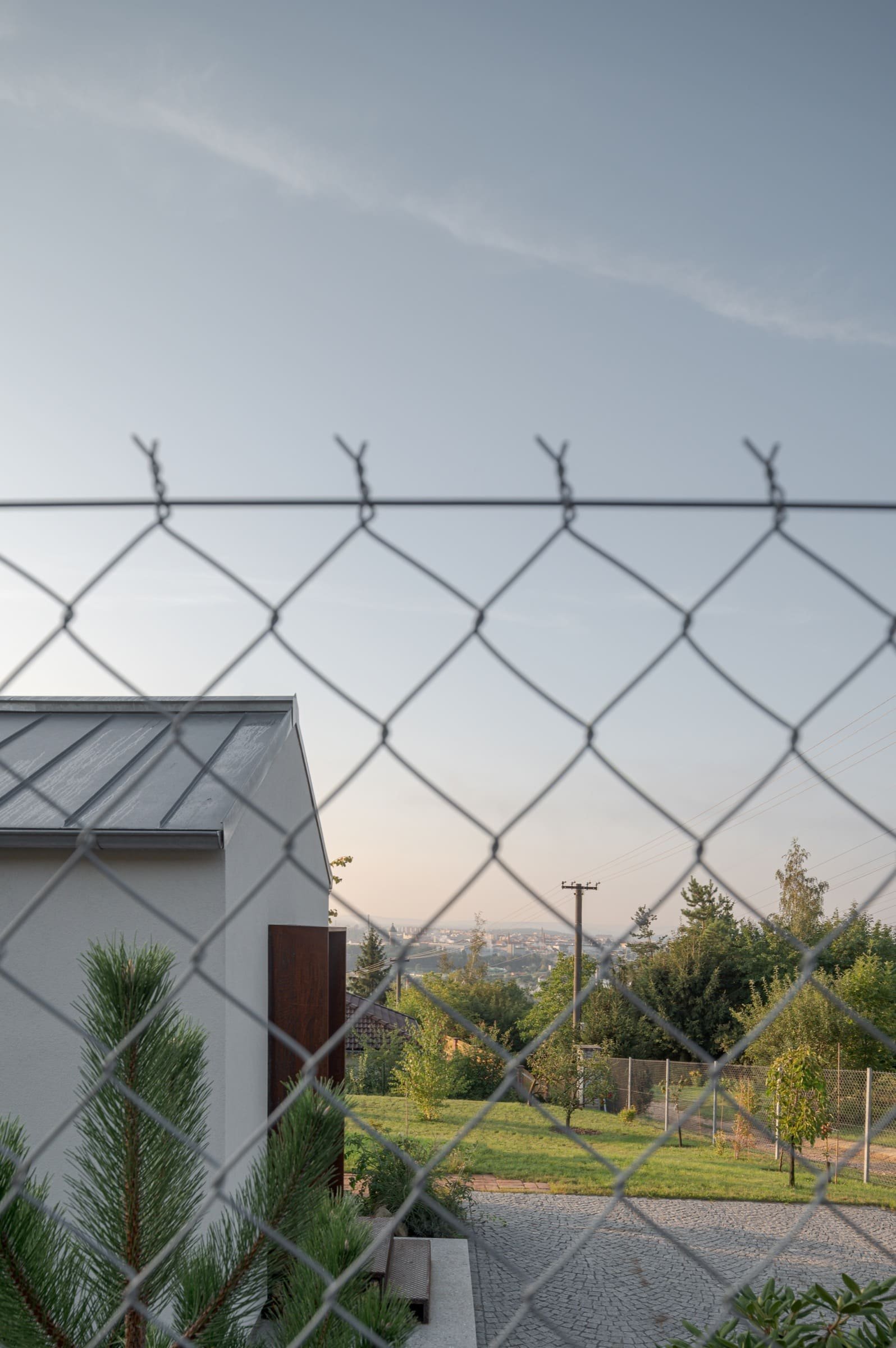 Rekreační domek vdechl zapomenuté zahradě nový život