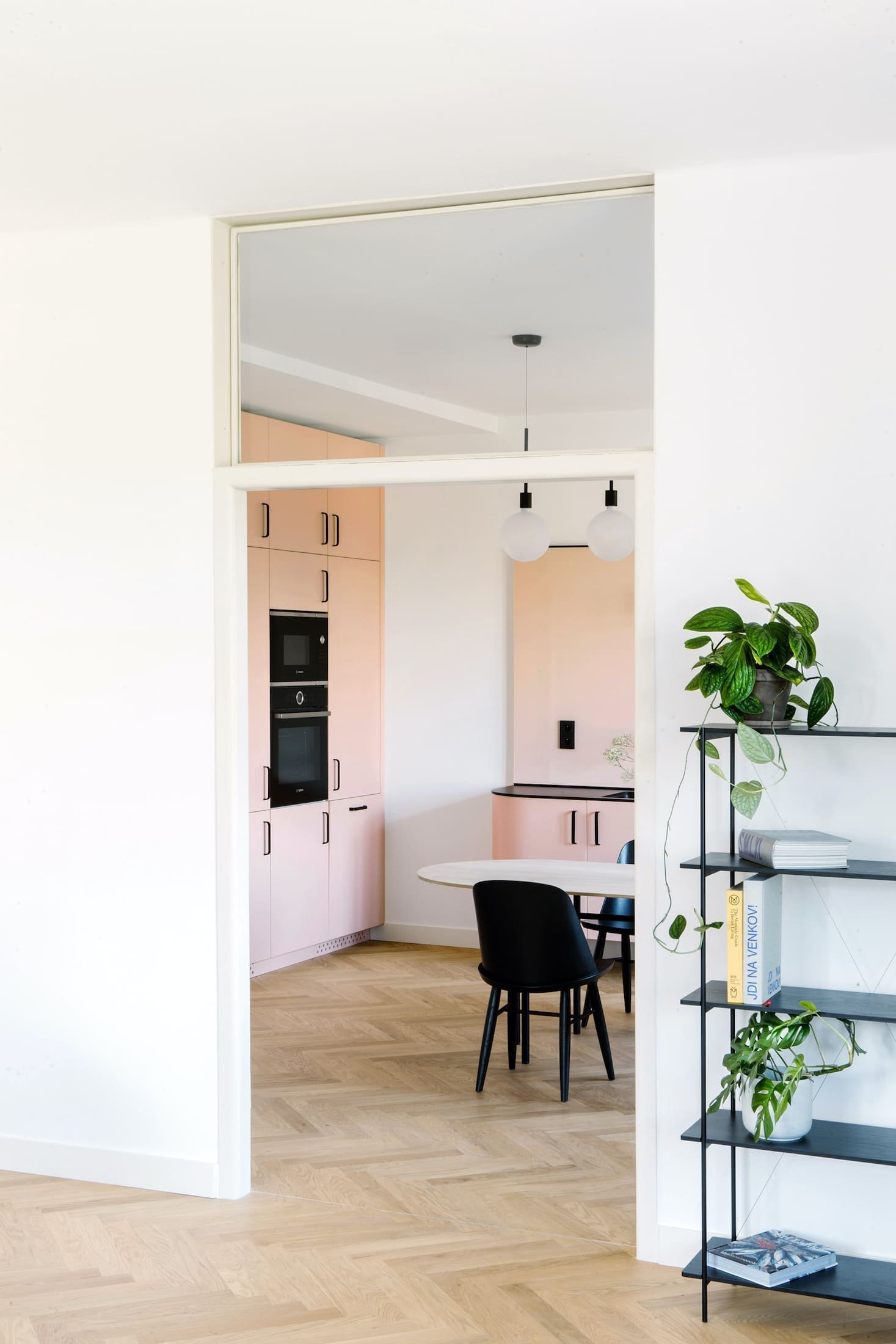 Retro byt na pražském nábřeží