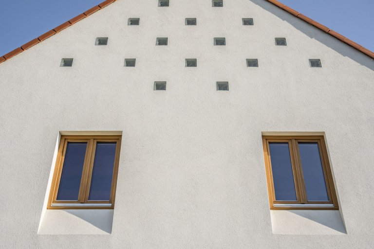 Rodinný dům uprostřed starodávných sklepů