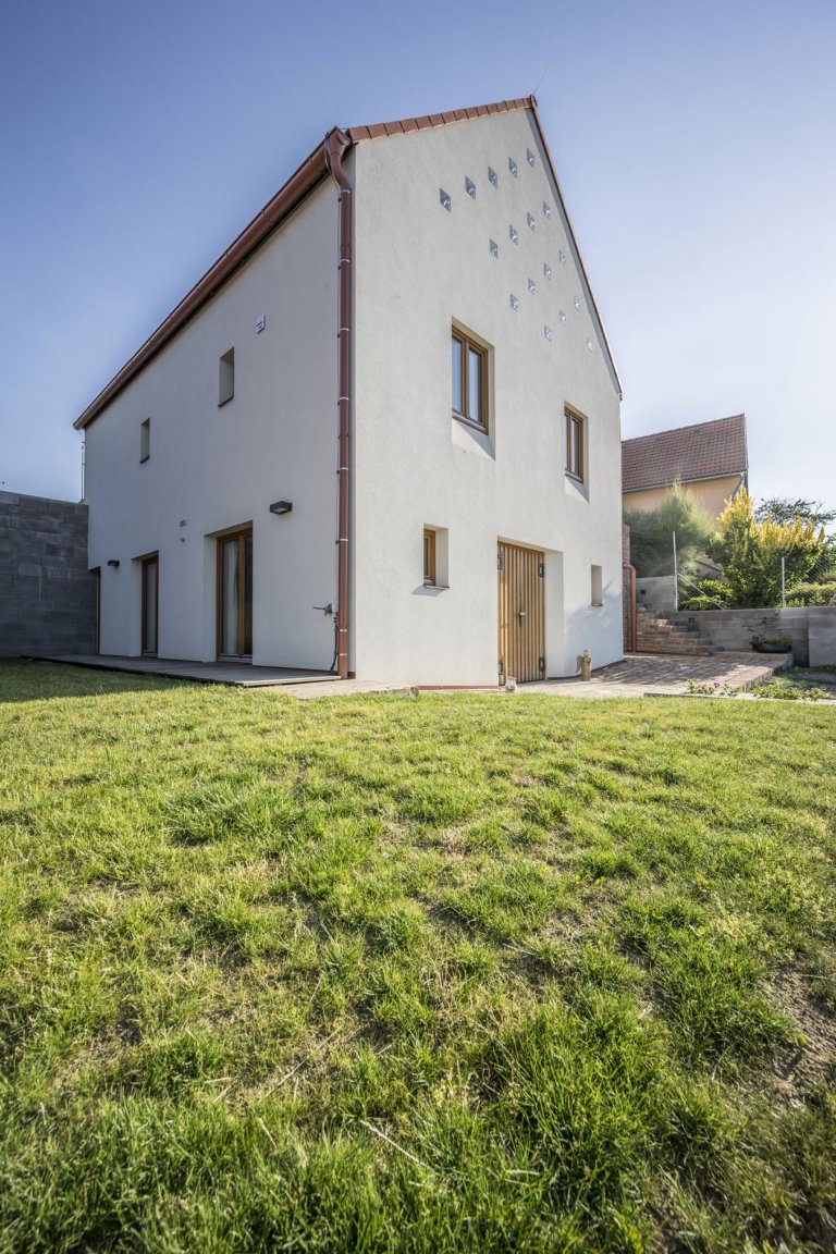 Rodinný dům uprostřed starodávných sklepů