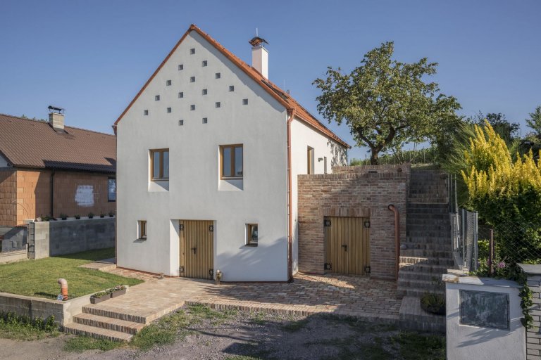 Rodinný dům uprostřed starodávných sklepů