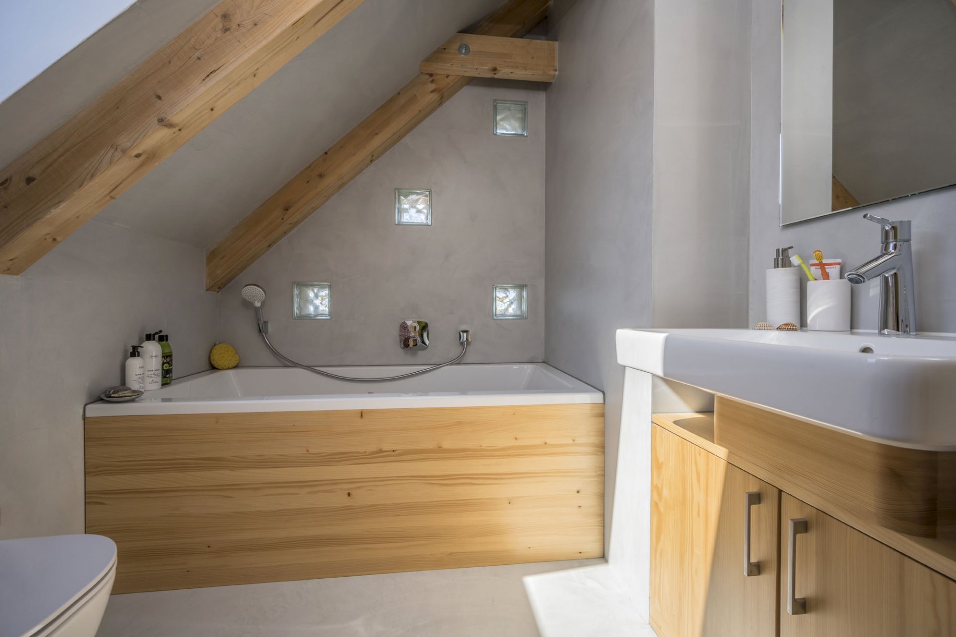 Rodinný dům uprostřed starodávných sklepů