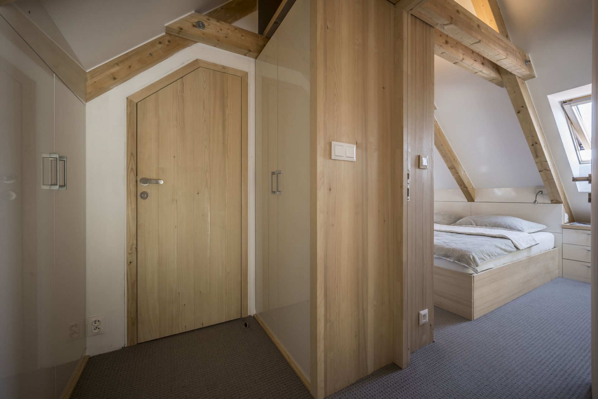 Rodinný dům uprostřed starodávných sklepů