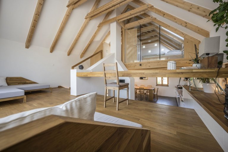 Rodinný dům uprostřed starodávných sklepů