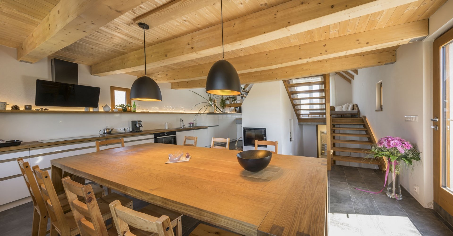 Rodinný dům uprostřed starodávných sklepů