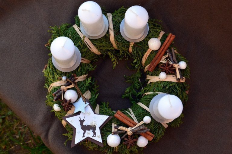 Trendy adventních věnců pro rok 2018