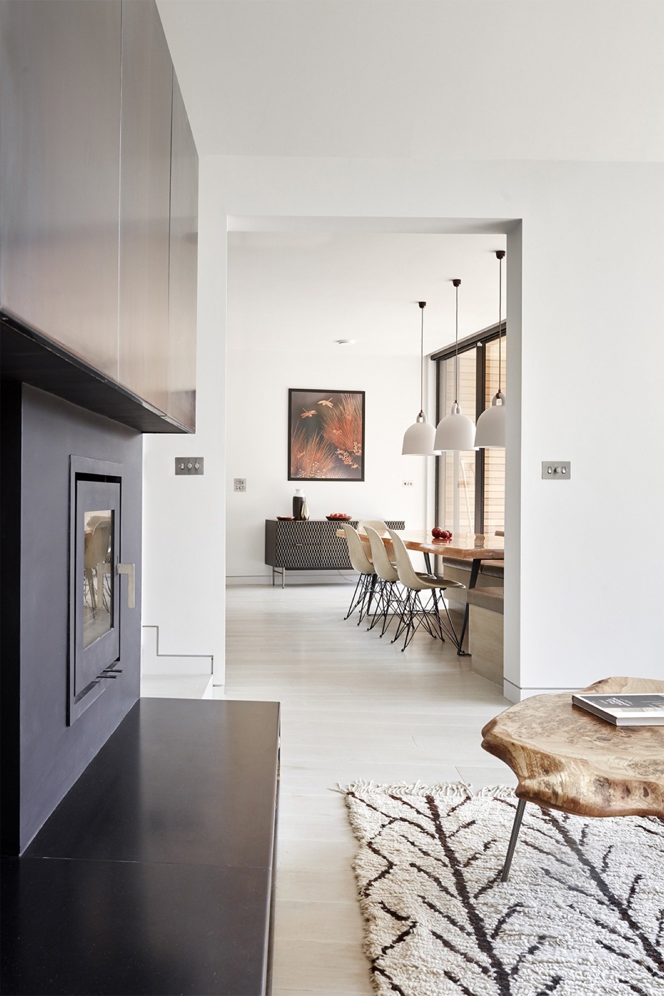 Uprostřed močálů postavili dům plující po vodě