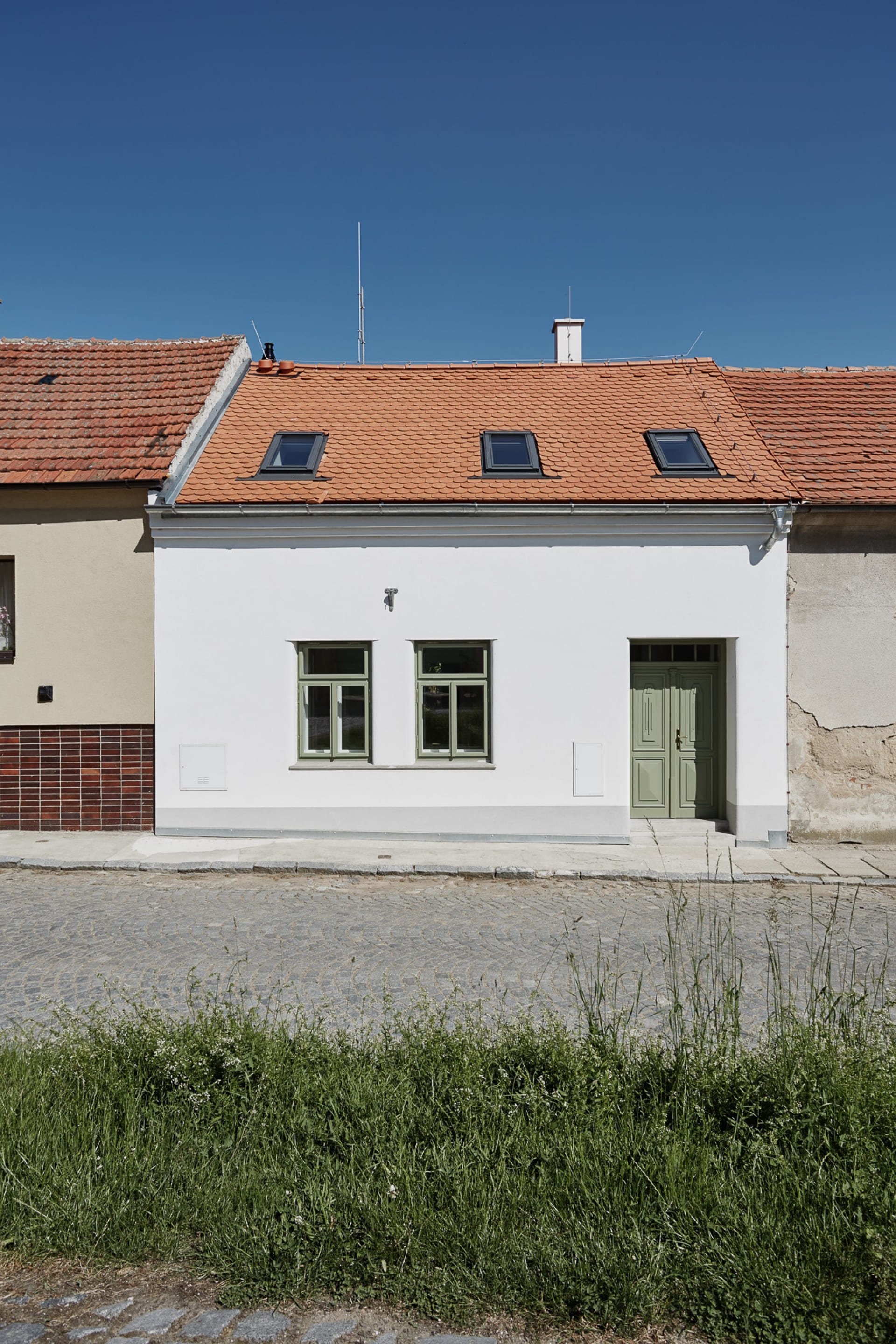 Velkorysá rekonstrukce řadového domku s nízkým rozpočtem
