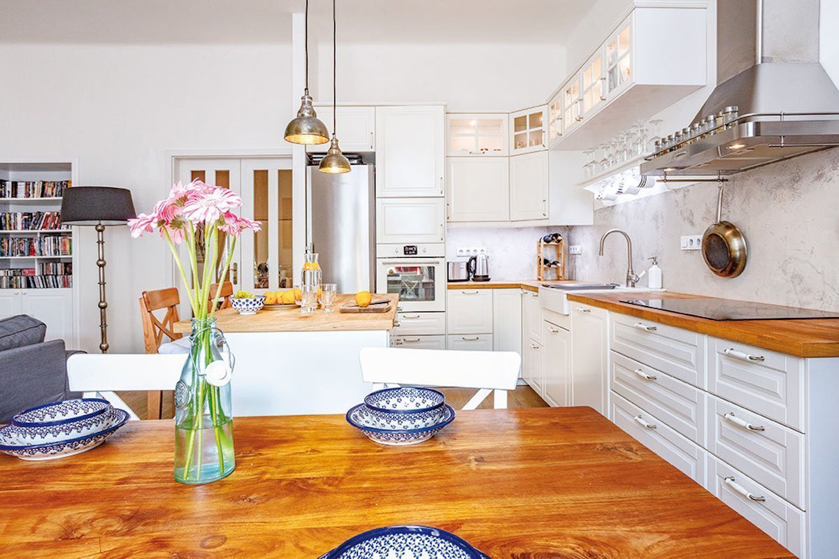 Venkov i exotika v pražském činžovním domě