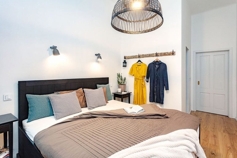 Venkov i exotika v pražském činžovním domě