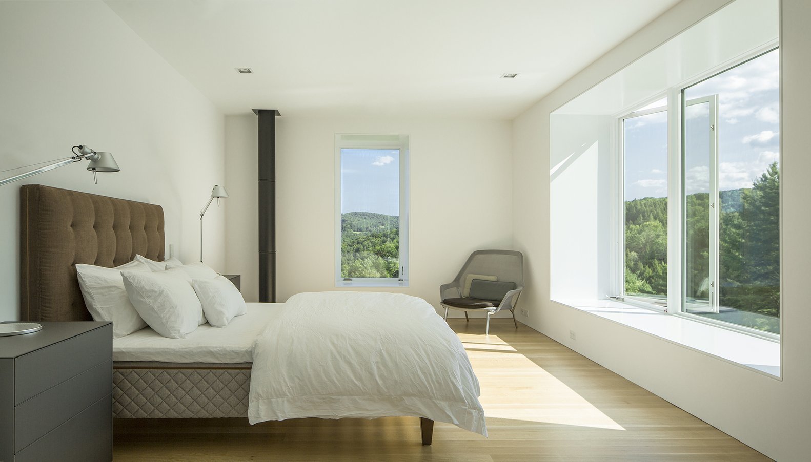 Zajímavý rodinný dům zasazený do svahu