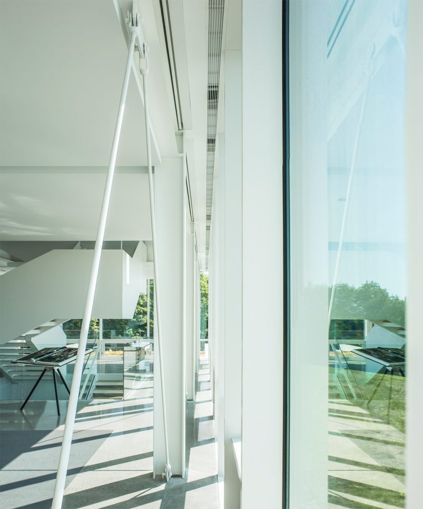 Zajímavý rodinný dům zasazený do svahu