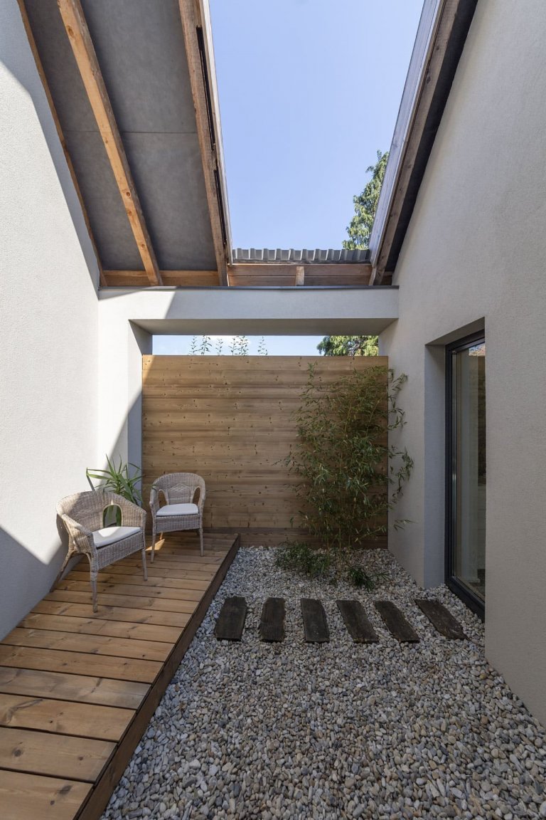 Ze starého stavení má moderní venkovský dům