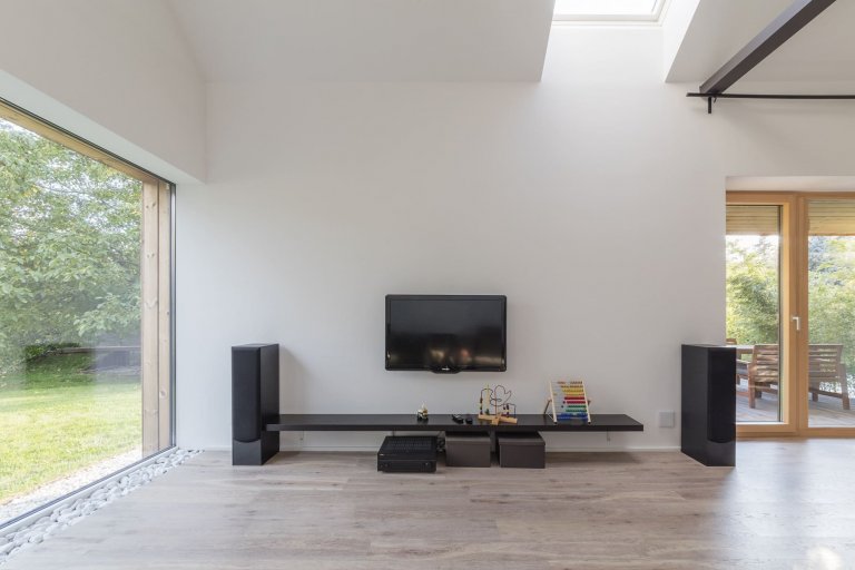 Ze starého stavení má moderní venkovský dům