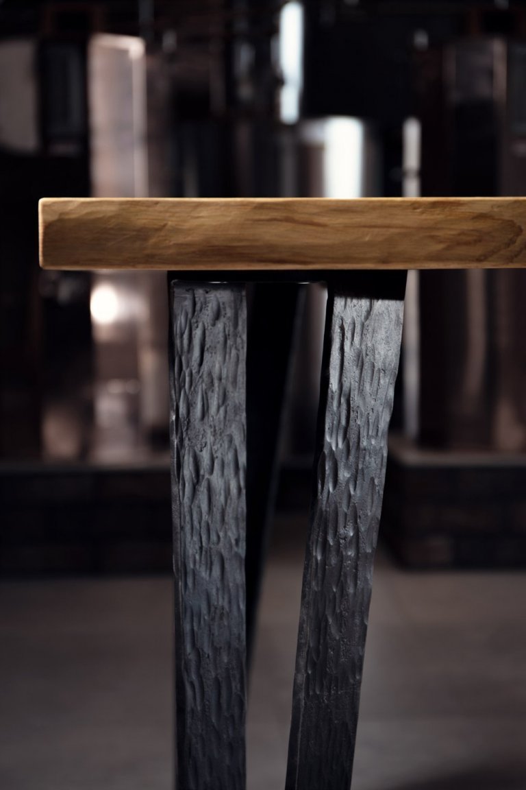 Kvalitní dřevo je základem kvalitního kusu nábytku.

Odebíráme pouze vysoce kvalitní dřevo od našich osvědčených dodavatelů a našemu přísnému dohledu…