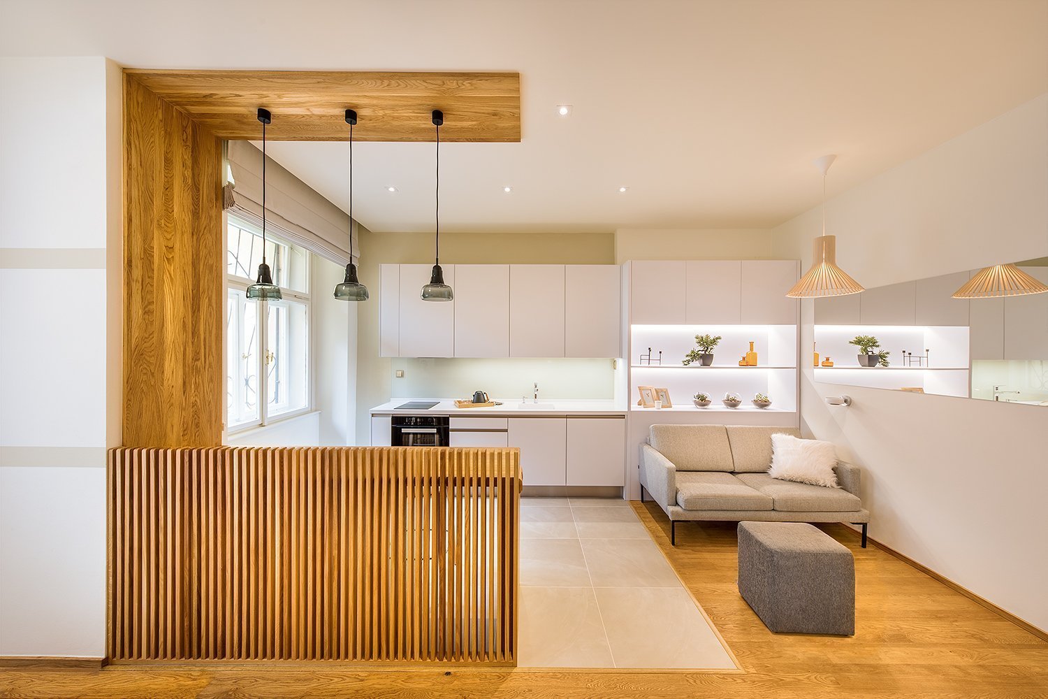 Kompletní návrh, realizace a celková rekonstrukce bytu na Vinohradech... v jednoduchém stylu s čistými liniemi, v neutrálních tónech a s užitím přírodních…