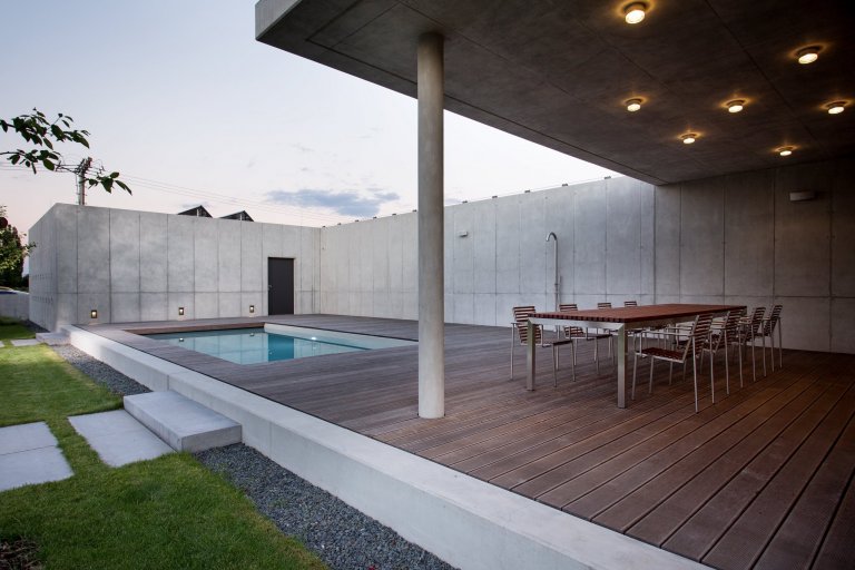 Zahradní pavilon byl realizován jako 2. etapa&nbsp;rodinného domu v&nbsp;Olomouci - Slavoníně. Pavilon je umístěn na jižní hranici pozemku a zakončuje pohled z…