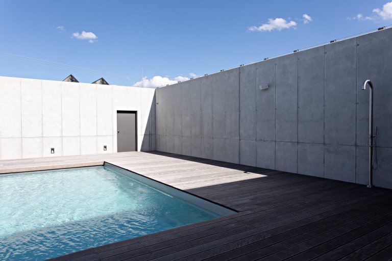 Zahradní pavilon byl realizován jako 2. etapa&nbsp;rodinného domu v&nbsp;Olomouci - Slavoníně. Pavilon je umístěn na jižní hranici pozemku a zakončuje pohled z…