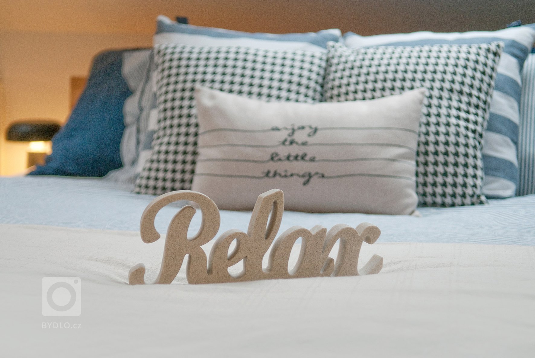 &bdquo;Půdní garsonka jako startovací hnízdo.&ldquo;

Světlá Skandinávie v přírodních tónech, masivní dřevo v&nbsp;kontrastu s čistou bílou doplněné…