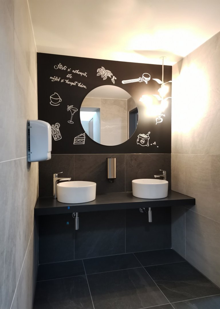 Projekt kavárny Pink Café je zrealizován podle designové studie, na které jsem se podílel společně s&nbsp;architektonickou kanceláří Siadesign. Kavárna je v…