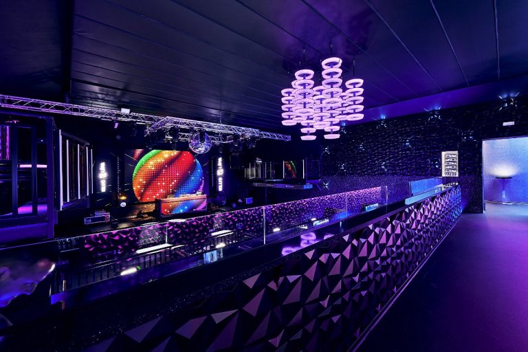 Koncept multižánrového prostoru, který jste doposud v&nbsp;Liberci nikde neviděli. Jedná se o&nbsp;Klub Lípa, který vznikl v&nbsp;prostorách bývalého kina.…