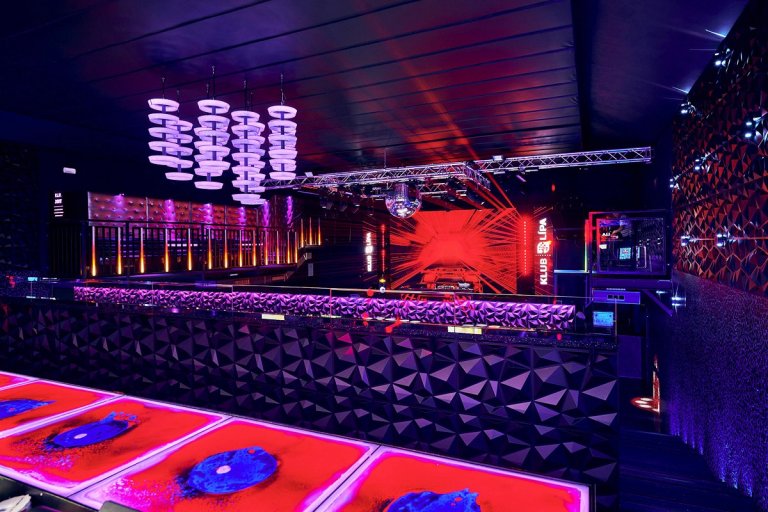 Koncept multižánrového prostoru, který jste doposud v&nbsp;Liberci nikde neviděli. Jedná se o&nbsp;Klub Lípa, který vznikl v&nbsp;prostorách bývalého kina.…