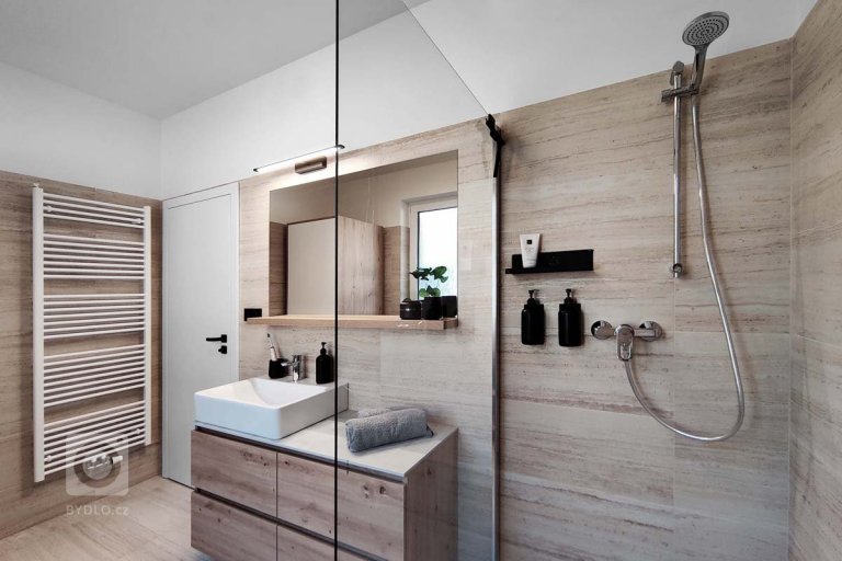 add picture to album