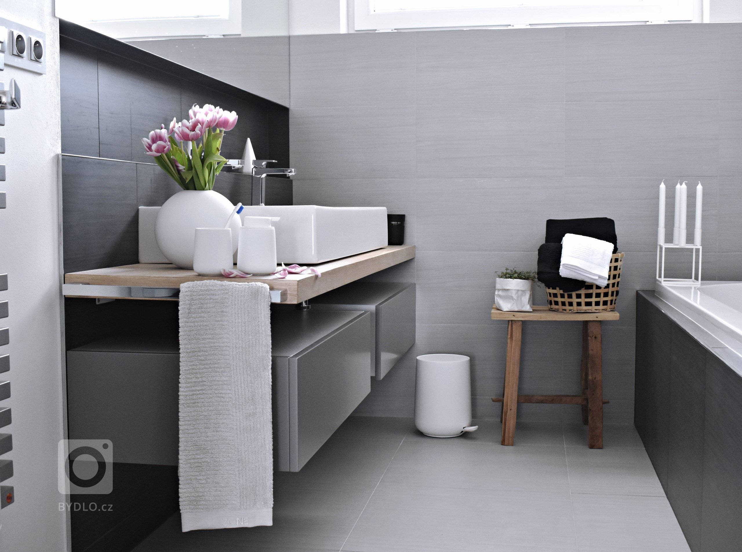 Skandinávský styl bydlení si v&nbsp;poslední době získává stále více příznivců i&nbsp;v&nbsp;našich zeměpisných šířkách. Světlý a&nbsp;vzdušný styl učaroval i…