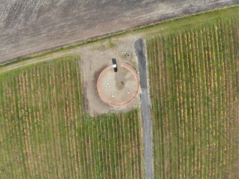 Fotografie z dronu, Kobylí, jižní Morava, vinice, rozhledna 