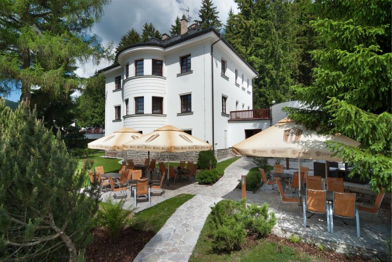 Obklady, dlažba a sanita pro hotel a wellness Bedřiška
