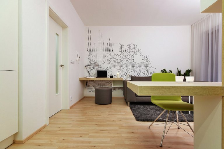 Zejména u malometrážních bytů jsou díky vysokým pořizovacím cenám stále žádanější chytrá řešení. My jsme jedno takové zvládli!&nbsp;

Byt na ulici Kigginsova…