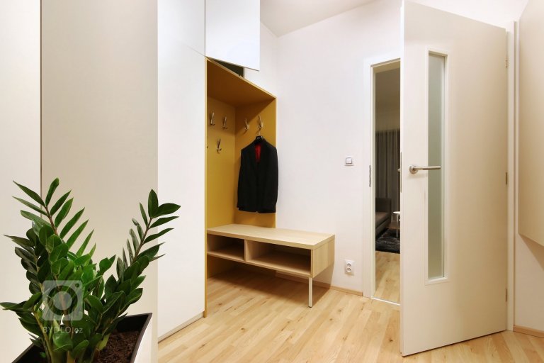 add picture to album