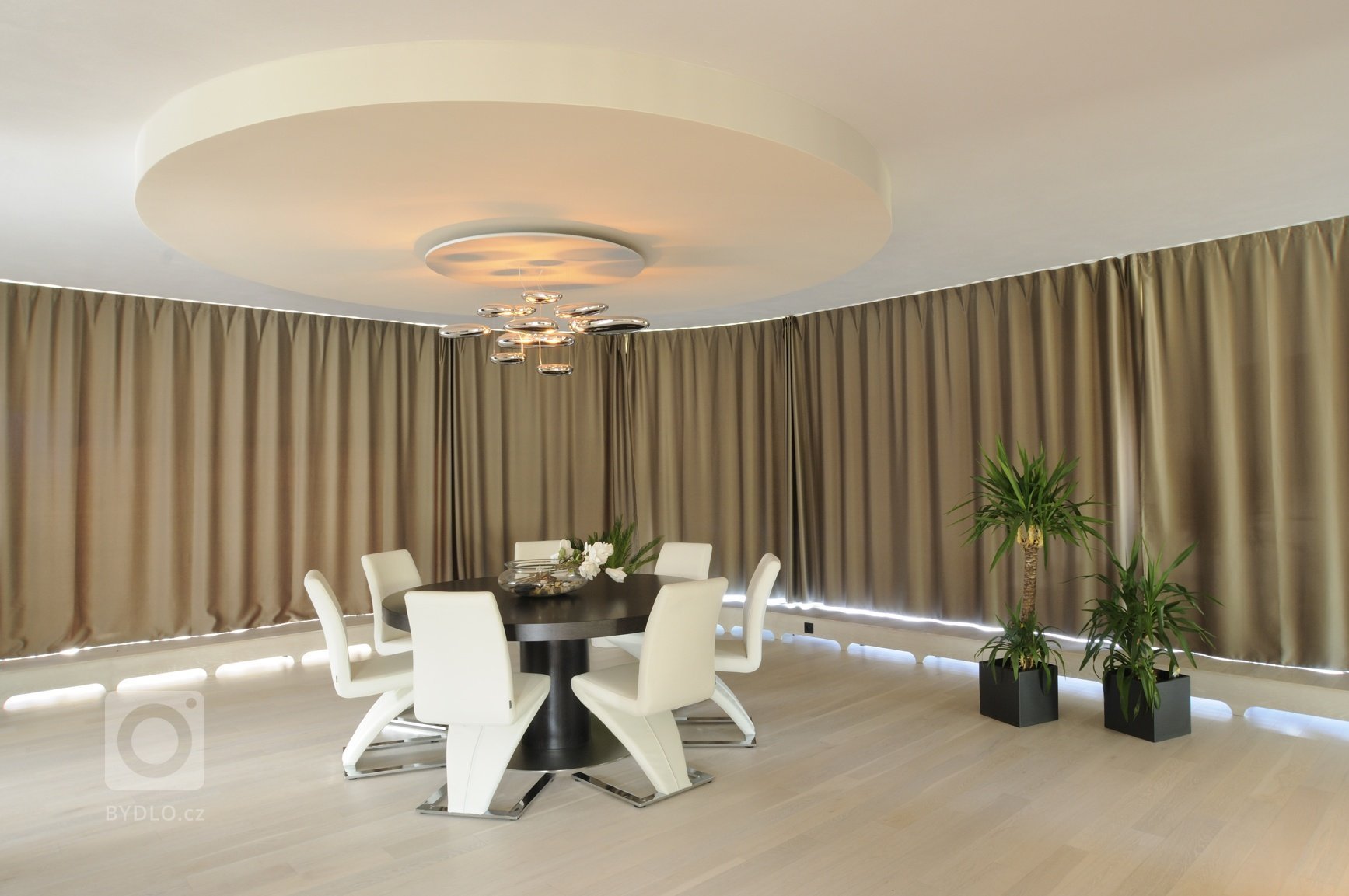 Výjimečná realizace ve výjimečném domě zahrnula výrobu nábytku na míru i praktické stavební úpravy. Podstata novostavby domu, stojícího nedaleko lesa v&nbsp…