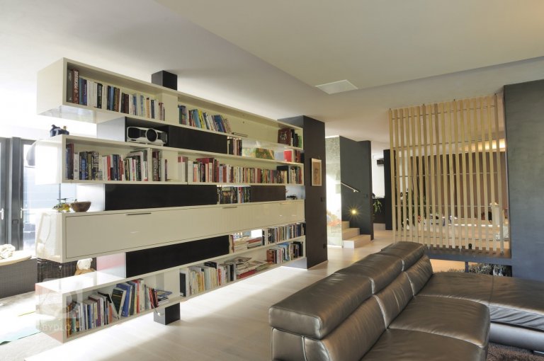 add picture to album