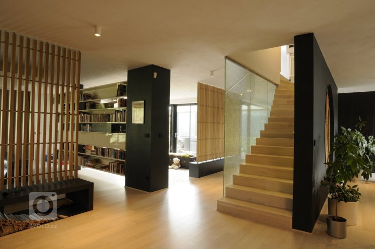 add picture to album