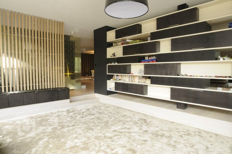 add picture to album