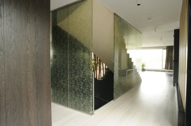 Výjimečná realizace ve výjimečném domě zahrnula výrobu nábytku na míru i praktické stavební úpravy. Podstata novostavby domu, stojícího nedaleko lesa v&nbsp…