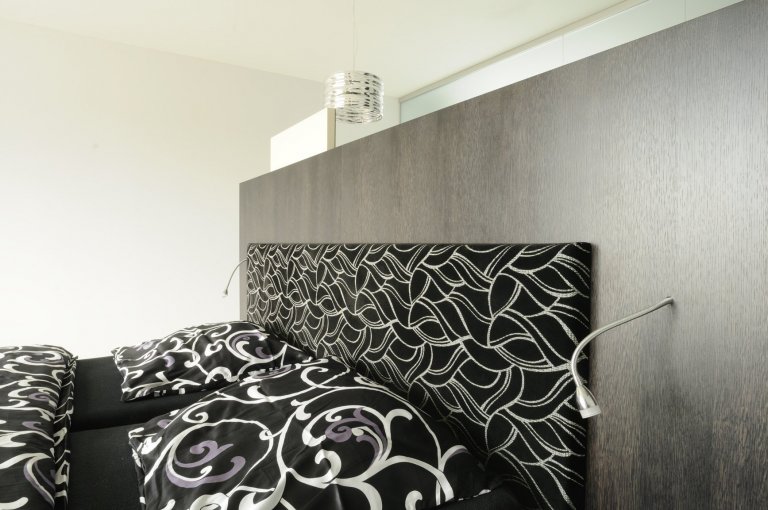 Výjimečná realizace ve výjimečném domě zahrnula výrobu nábytku na míru i praktické stavební úpravy. Podstata novostavby domu, stojícího nedaleko lesa v&nbsp…