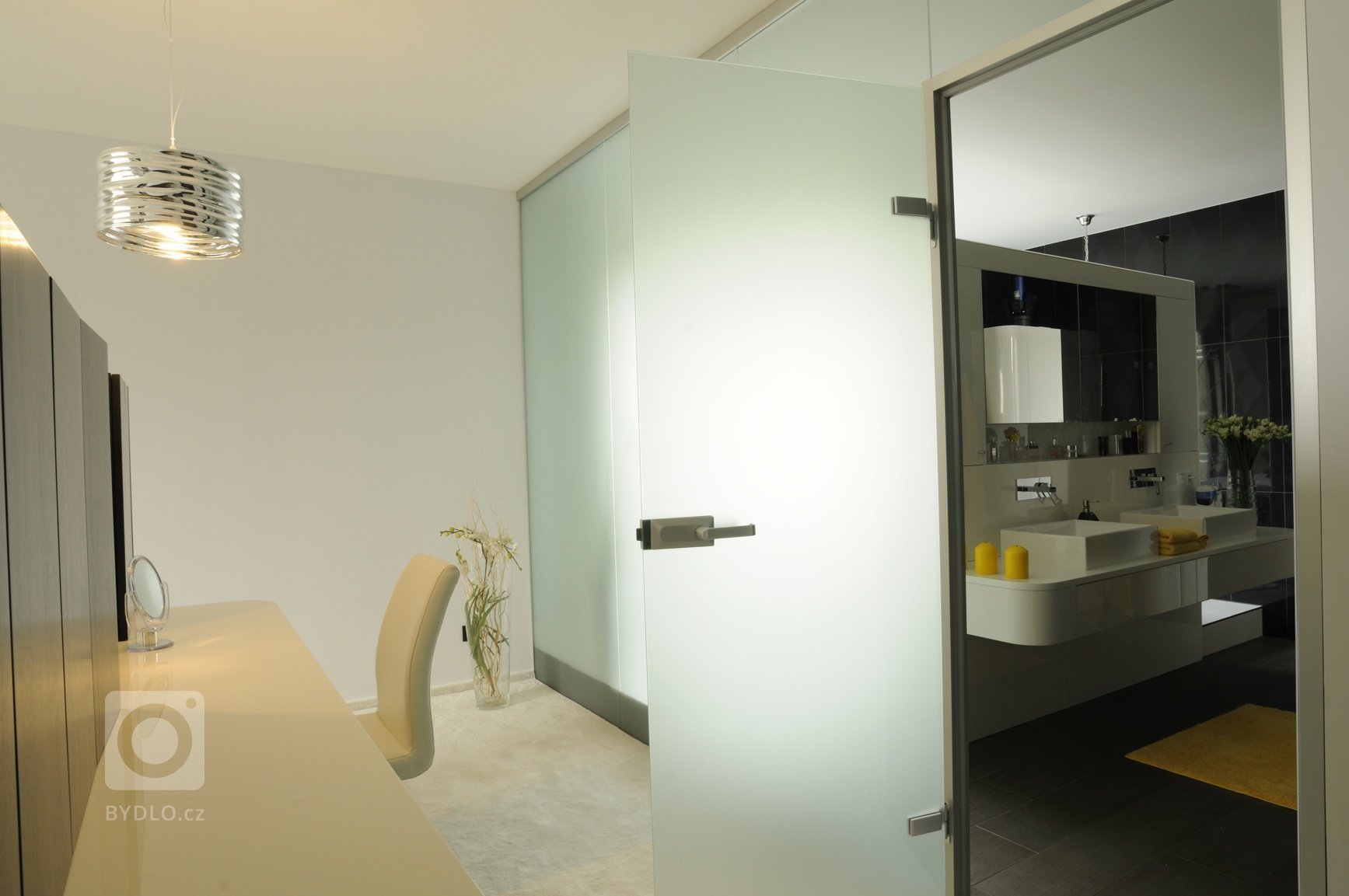 Výjimečná realizace ve výjimečném domě zahrnula výrobu nábytku na míru i praktické stavební úpravy. Podstata novostavby domu, stojícího nedaleko lesa v&nbsp…