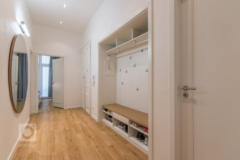 add picture to album