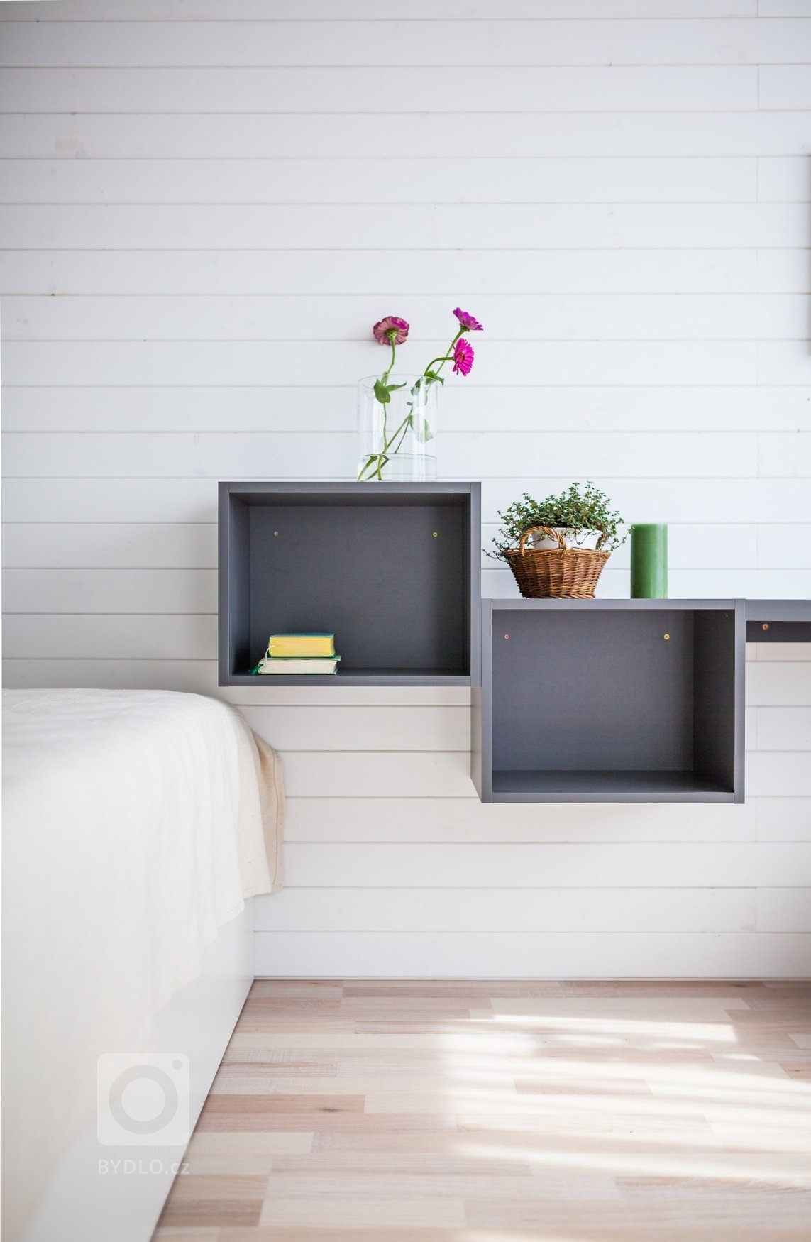 Nový bytový komplex v&nbsp;brněnské Slatině nabídnul množství holých bytů, z&nbsp;nichž jsme jeden oblékli do severského stylu.&nbsp;

Měli jsme navrhnout a…