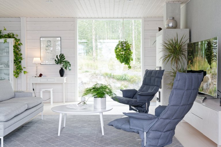 KONTIO Glasshouse je dřevěný dům z lepených hranolů SmartLog o rozměrech 205x275 (inovativní technologie SmartLog zamezuje sedání dřeva). Tento Glasshouse s…