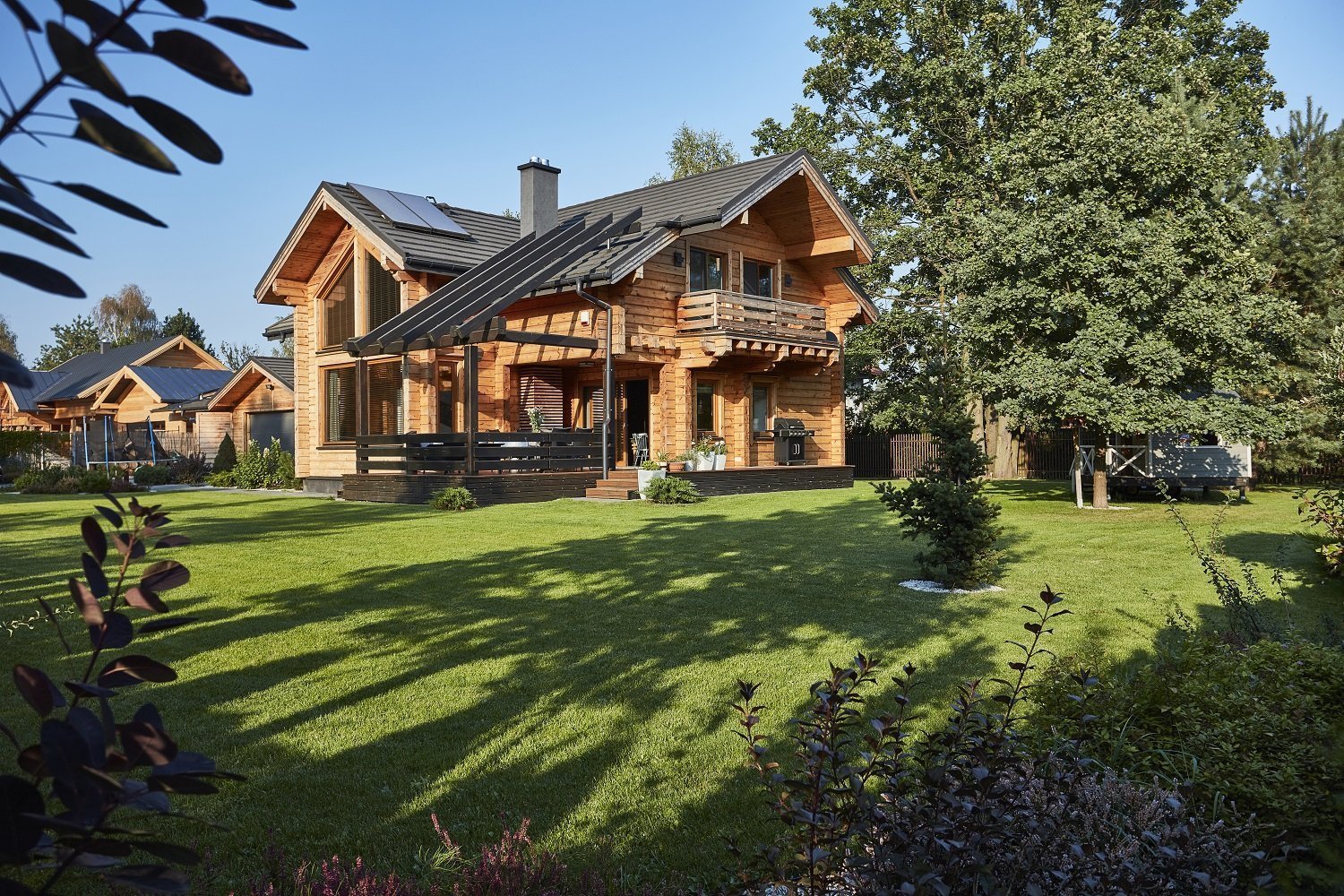 Pohádkový finský srubový dům KONTIO River House 2 se pyšní moderním interiérem, který klade důraz zejména na přírodní tóny a citlivě mísí několik…