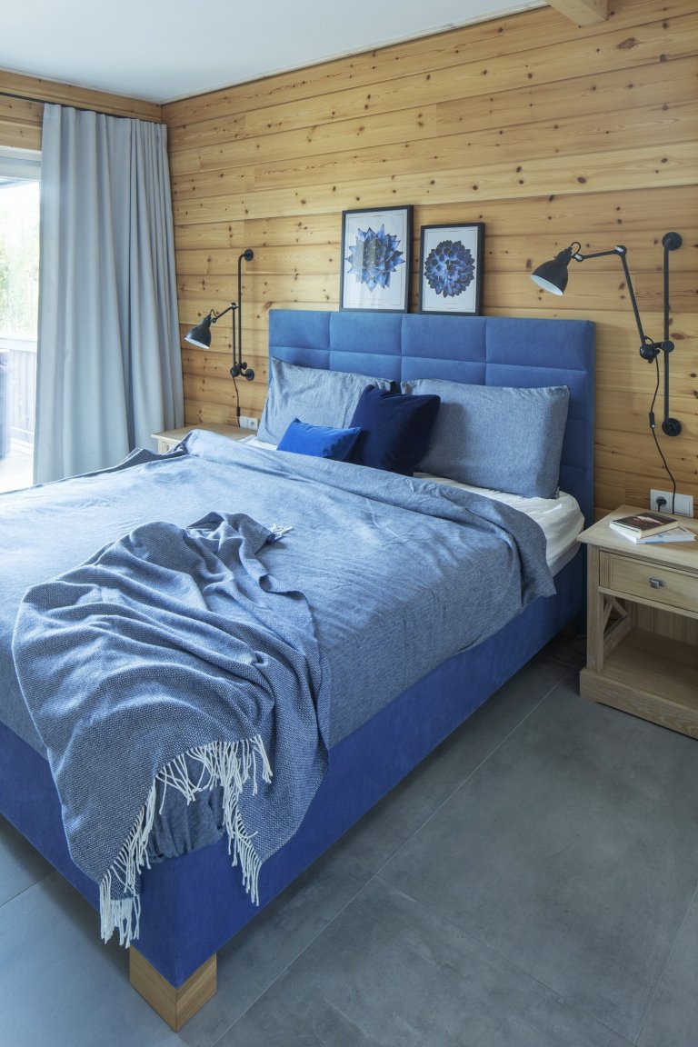 Dům, který navštívíme, leží u našich severních sousedů, vyroben byl ale ještě severněji, ve Finsku, a dovezen na místo určení ve středním Polsku. Přesně tak,…