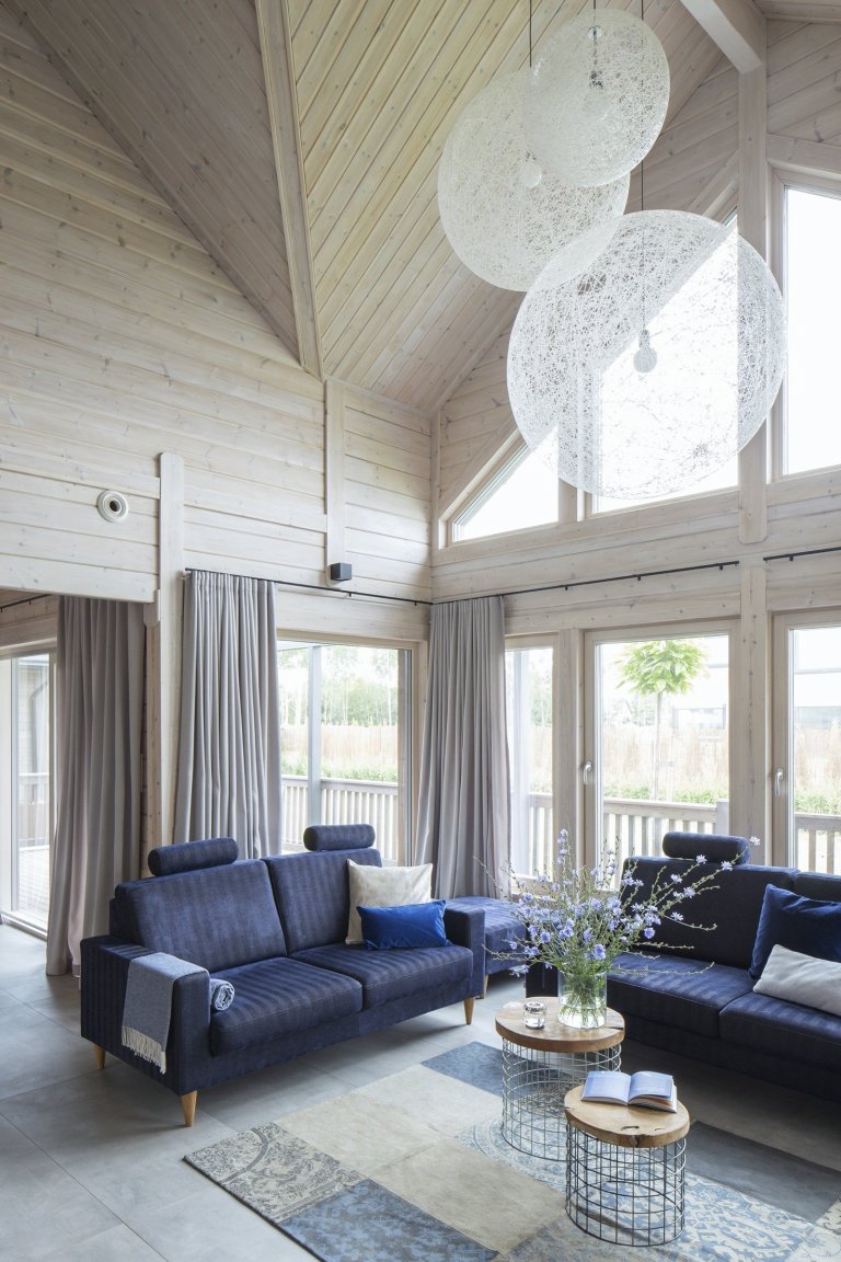 Dům, který navštívíme, leží u našich severních sousedů, vyroben byl ale ještě severněji, ve Finsku, a dovezen na místo určení ve středním Polsku. Přesně tak,…