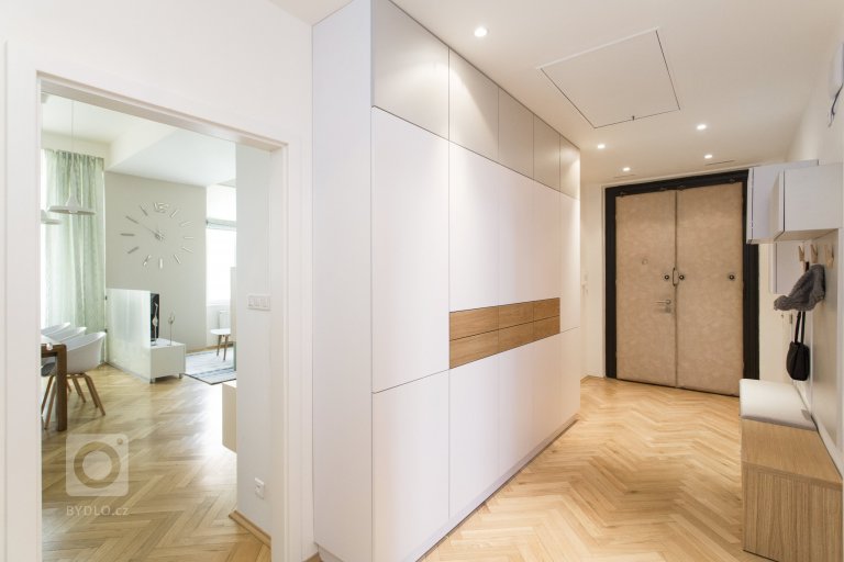 add picture to album